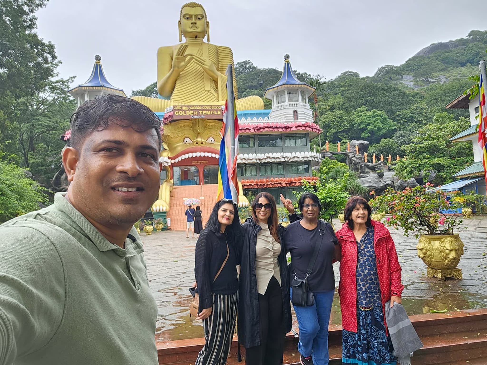 Guests at the Dambulla golden temple